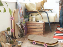 画像をギャラリービューアに読み込む, 猫 爪とぎ suck uk Cat Scratch Skateboard サックユーケー キャット スクラッチ スケートボード 段ボール