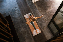 画像をギャラリービューアに読み込む, Yoga Design Lab (ヨガデザインラボ) ヨガマット Java 厚さ3.5mm コルク マット ストラップ付 軽量