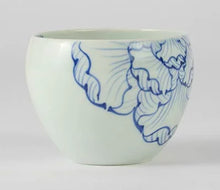 画像をギャラリービューアに読み込む, 有田焼 賞美堂本店 染付縁花弁紋 スープマグ 赤 S-1505 伝統工芸 日本