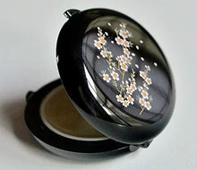 画像をギャラリービューアに読み込む, 【練り香水】 塗香 牛若の香り 和香古今「桜」携帯用巾着カラー/青