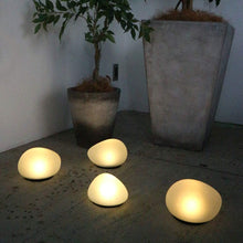 画像をギャラリービューアに読み込む, DI CLASSE(ディクラッセ) LED Solar stone L ソーラーストーン L ライト ソーラー 庭 玄関 庭石 ガーデニング