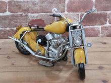 画像をギャラリービューアに読み込む, 東洋石創 ブリキの置物 motorcycle yellow