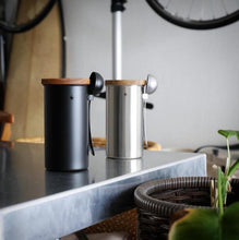 画像をギャラリービューアに読み込む, GLOCAL STANDARD PRODUCTS グローカルスタンダードプロダクツ TSUBAME ツバメ キャニスター カラーズ フック ブラック 日本製 保存容器 蓋つき ステンレス コーヒー豆 ギフト シンプル アウトドア キャンプ 登山
