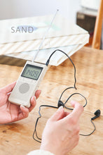 画像をギャラリービューアに読み込む, opt！ GRANDPA RADIO オプト グランパラジオ AM FM ラジオ ポケットラジオ 小型ラジオ 携帯ラジオ ポータブル 防災ラジオ 電池式 イヤホン付き ストラップ付き
