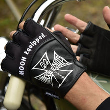 画像をギャラリービューアに読み込む, ムーンアイズ (MOONEYES) HALF FINGER GLOVE ハーフフィンガーグローブ OMG-034 半指 メッシュグローブ ハーフフィンガー バイク スクーター 自転車 グローブ 春 夏 秋 アメリカン 手袋 カッコイイ メッシュ 牛革
