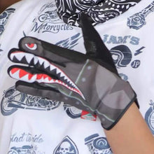 画像をギャラリービューアに読み込む, ジャムズゴールド (JAM'S GOLD) SHARK シャーク 鮫 サメ インパクト ライディング メッシュグローブ JGG-876 ライダース バイク スクーター 自転車 グローブ 春 夏 秋 アメリカン アメカジ 手袋 カッコイイ メッシュ タッチパネル対応
