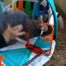 画像をギャラリービューアに読み込む, ベビーアインシュタイン Baby Einstein 4 1 ベビージム ピアノジム【 0ヶ月～ 】足 音が鳴る 光る プレイマット あんよ キック 赤ちゃん 赤ちゃん 出産祝い お誕生日 クリスマス 人気 ギフト キッキンチューンズ・ジム 11749 Kids2
