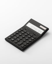 画像をギャラリービューアに読み込む, ±0 プラスマイナスゼロ 電卓 おしゃれ 丸ボタン 12桁 シンプル モノトーン 経理 会計 計算 事務 使いやすい プレゼント ギフト 計算機 ソーラー カリキュレーター ビジネス ショップ 店頭用 税切替え プラスマイナスゼロ ［ ±0 電子計算機 M ZZD-J010 ］
