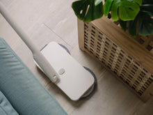 画像をギャラリービューアに読み込む, ±0 プラスマイナスゼロ 【 激落ちくん 】コードレス電動モップ　水噴射 自動 LEDライト コードレス回転モップ 拭き掃除充電式 水拭き パイプ調節4種 自立式 軽量 フローリング 掃除 床掃除 モップパッド2枚付き H020
